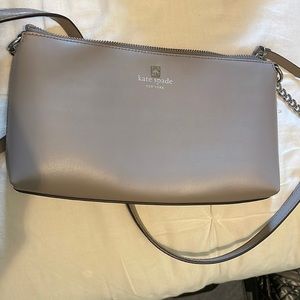 Kate Spade Crossbody - perfect condition - barely used - light grey